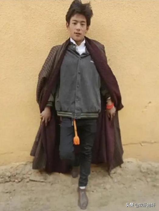 丁真连登热搜第一！被捧姿态很明显，一看生图