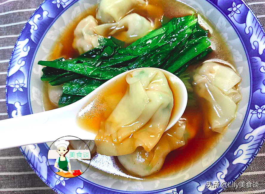 天凉了，早餐最馋这碗鱼泥云吞，10分钟就搞定，大人孩子都爱吃