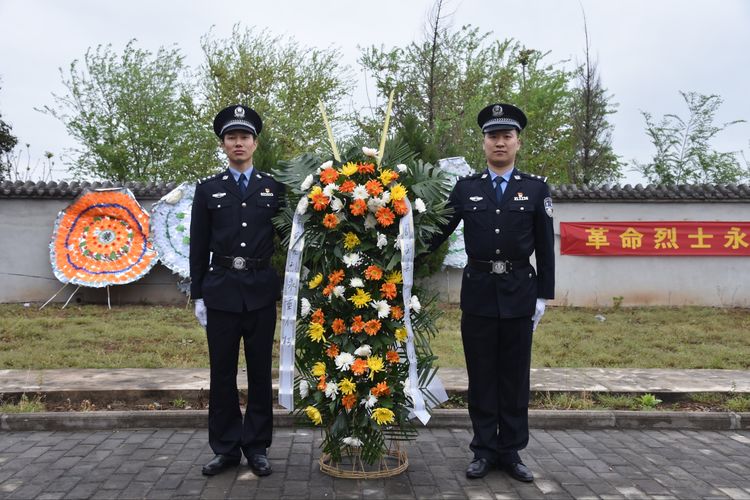 周至公安开展“学党史 祭英烈 铸警魂 促整顿”主题活动
