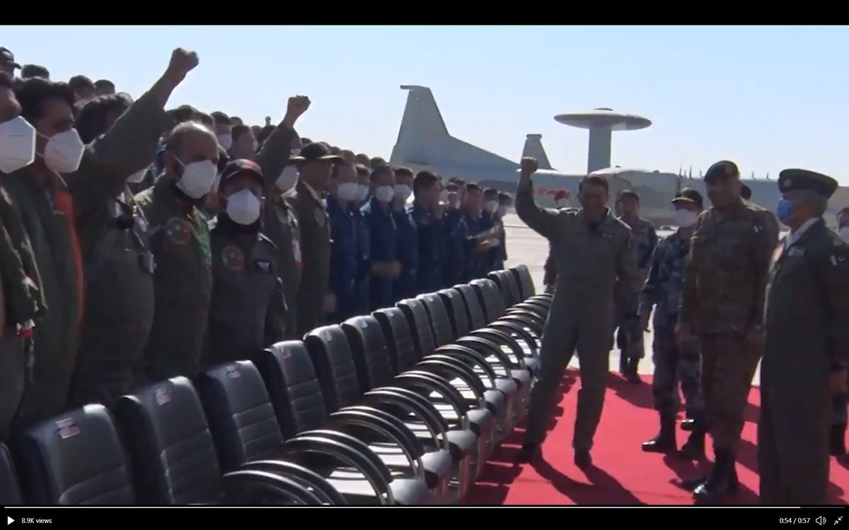 中国一种高新战机，在巴基斯坦亮相了！露出一