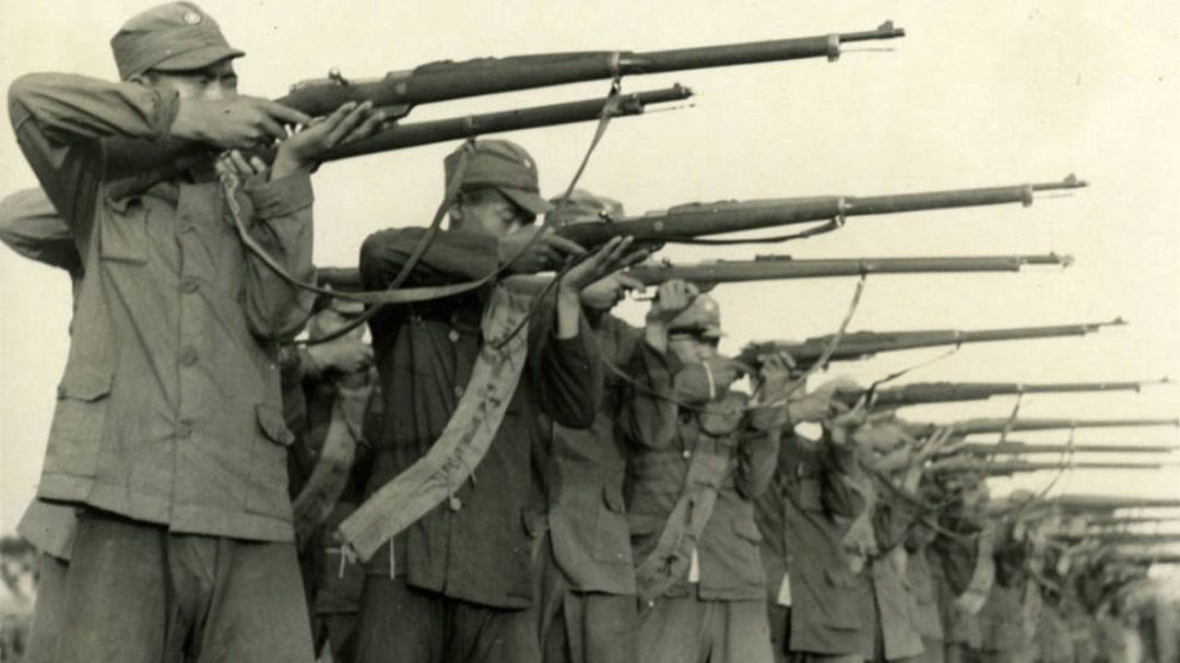 八路军走到哪日军就追到哪，首长识破内奸：秘书总爱走右边