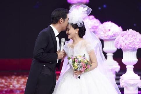 张国立因儿子吸毒，被推到风口浪尖，妻子邓婕