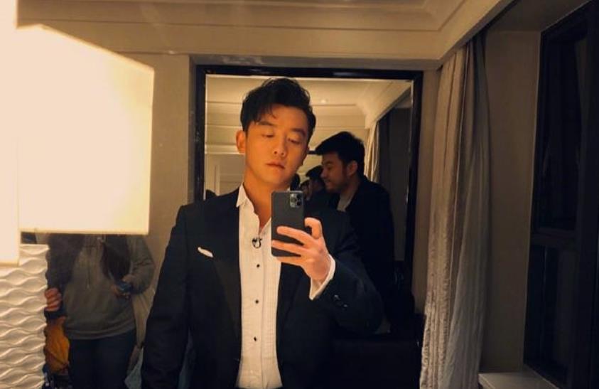 彭昱畅被嘲邋遢？综艺节目中多次被催去洗澡，