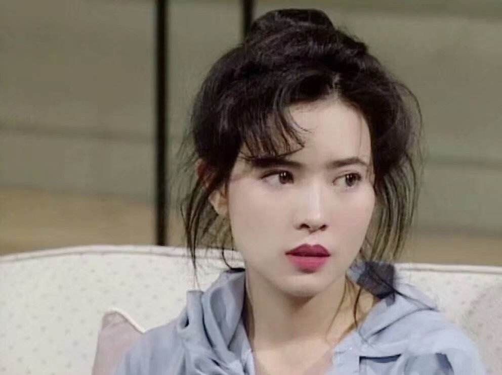 香港女神之蓝洁瑛：也许她生活中的太阳，在那个夜晚就已不再升起