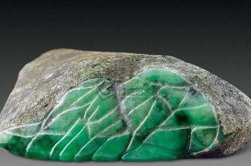 探险者冒死闯入“罗布泊”，只为捡石头，最贵