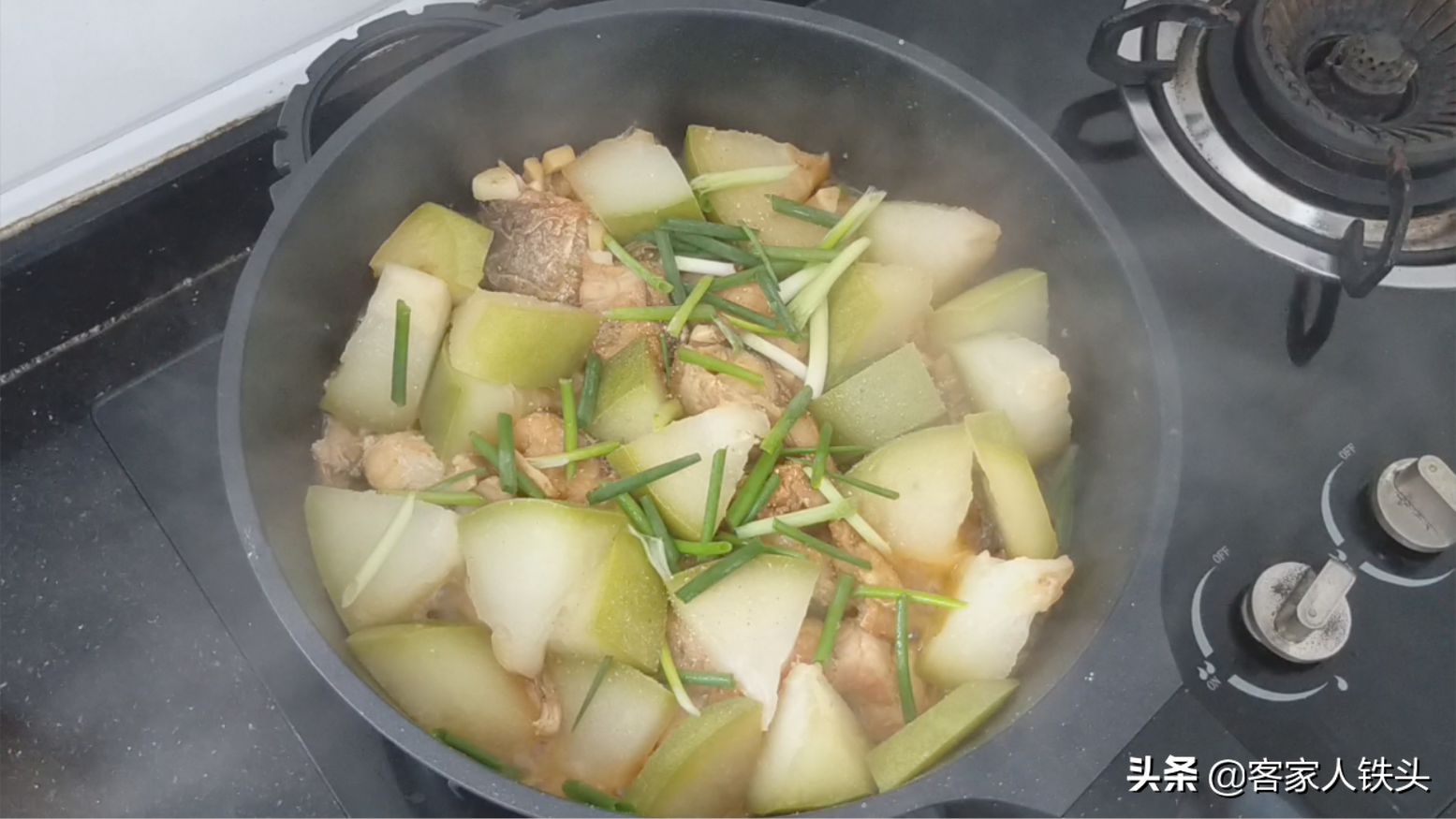 以後待客冬瓜不煲湯，加1塊魚腩這樣做，汁多味美，還沒一點腥味