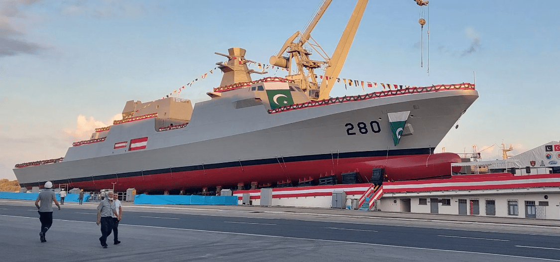 兩國元首出席巴基斯坦海軍新艦下水儀式，跟054AP有什麼關係？