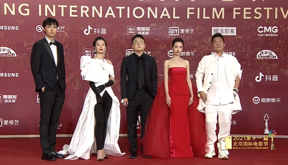女明星红毯造型千奇百怪，杨颖太俗，梅婷让人