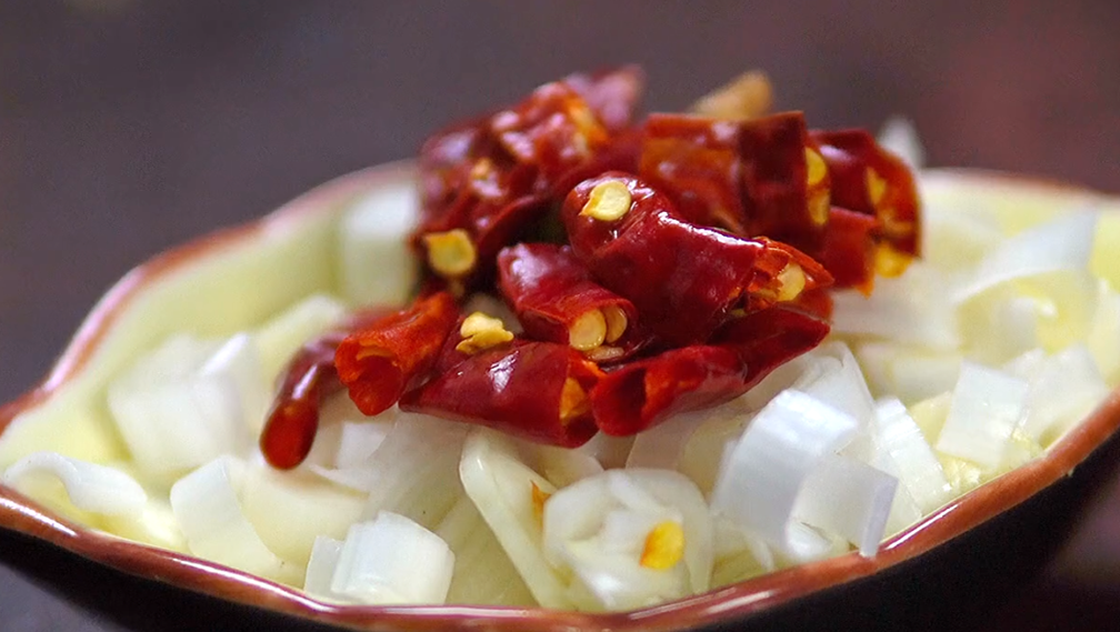 粉條一炒就成團，別只會焯水，教你簡單這樣做，根根分明，特下飯