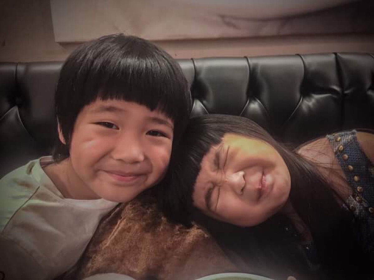 曹格晒照为儿子庆生，13岁Joe长成帅气少年，Grace姐姐可爱出镜