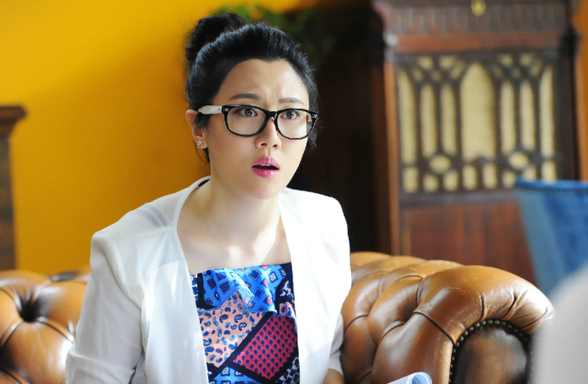 宋丹丹儿子与大7岁媳妇晒日常，互抢零食直接搭肩，特殊称呼好甜