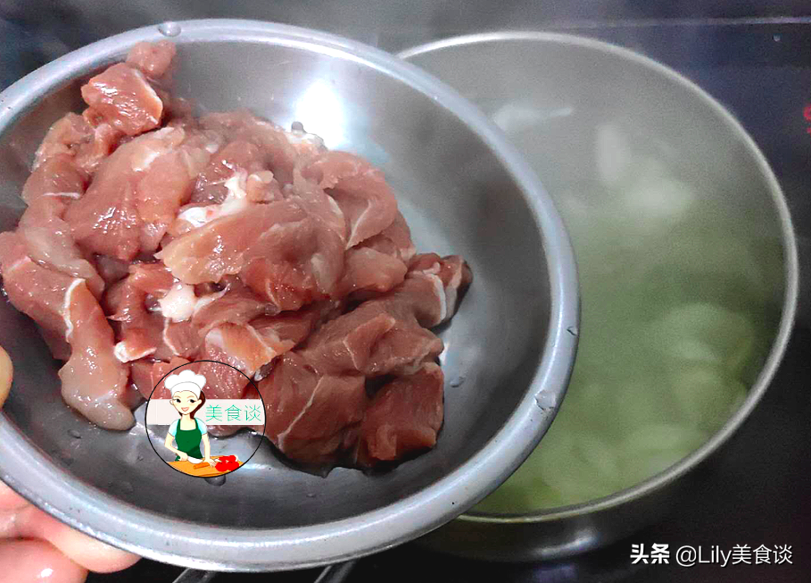 适合秋天喝的一道汤，简单一煮，鲜香甘甜又营养，大人小孩都爱喝