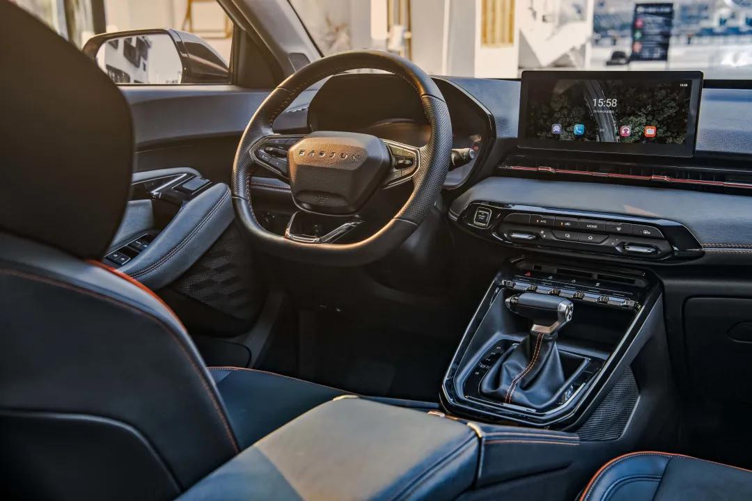 这款高颜值SUV顶配不到10万，配1.5T，还带主动刹车