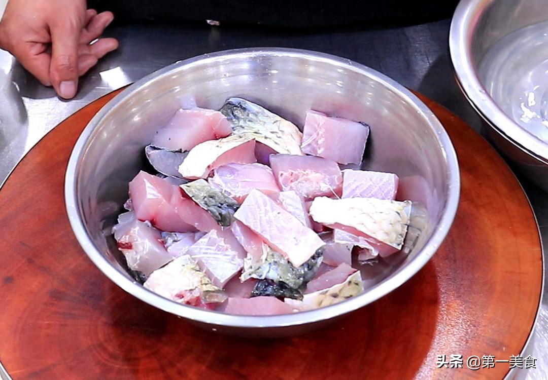 图片[2]-这才是干锅鱼的正确做法 厨师长分享做法 咸香入味 越吃越上瘾-起舞食谱网