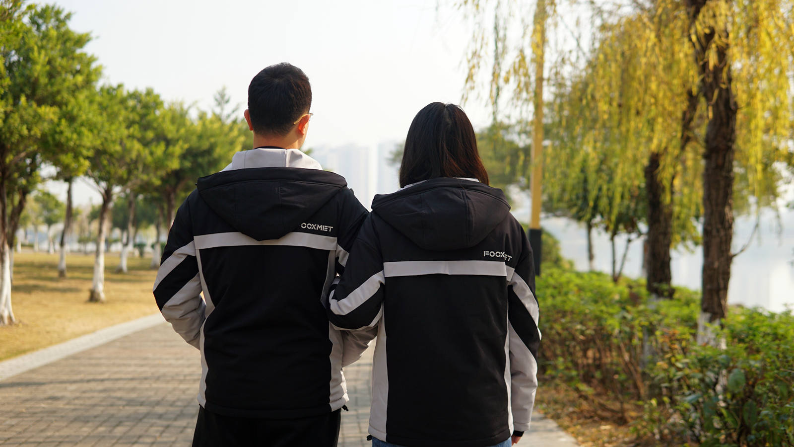 给心爱的TA送上最贴身的温暖，风谜FOOXMET智能发热外套