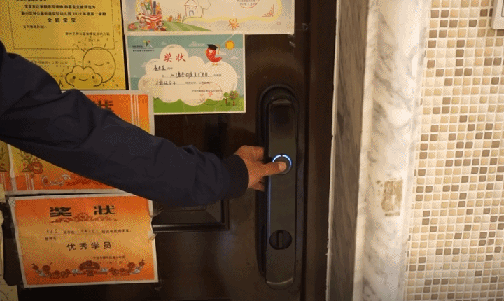 老小区升级智能门锁，出门再也不用慌，智能门锁选购指南