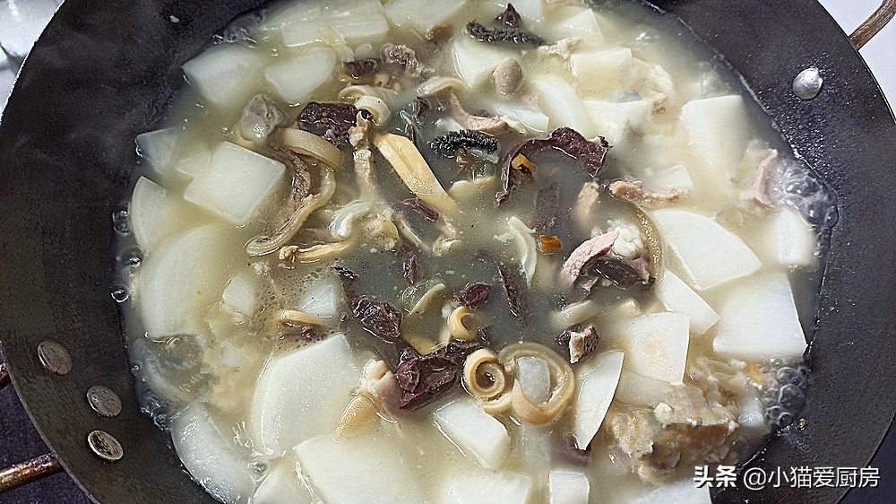 图片[13]-羊肉汤怎么炖才好喝？小猫教你这么做 做出来汤浓白 好喝无膻味-起舞食谱网