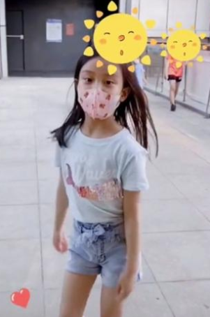 贾乃亮李小璐离婚后首同框“保持距离”：已成最熟悉的陌生人