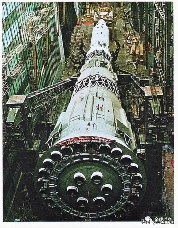 运力比长征五号大3倍，我国载人登月将用这款火箭