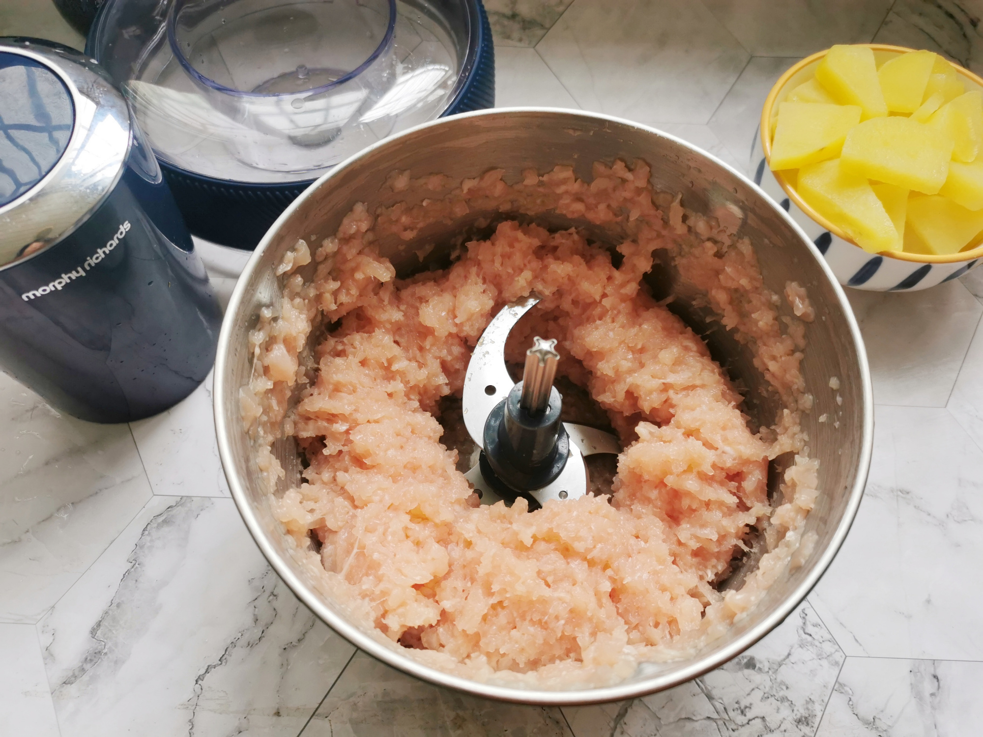 1塊雞肉1個土豆，自製低脂麥樂雞塊，無需油炸，比麥當勞的好吃