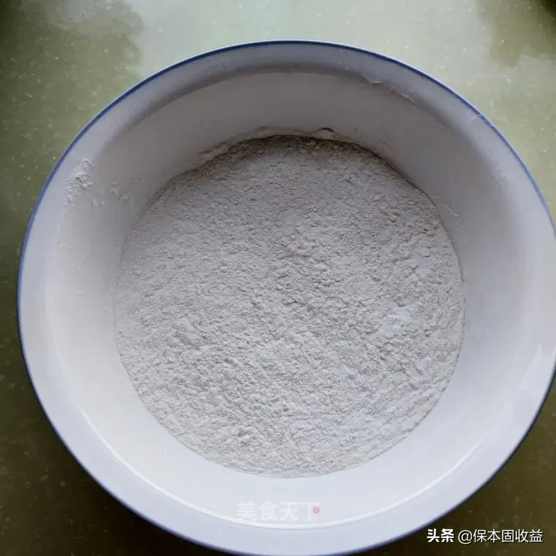 千层肉饼：皮薄层多外酥里嫩，吃一次就忘不了