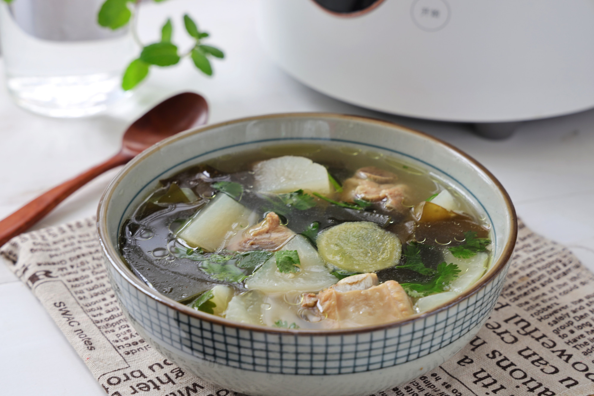 冬天來了，我家經常喝的一鍋湯水，既養胃又保暖，百喝不厭