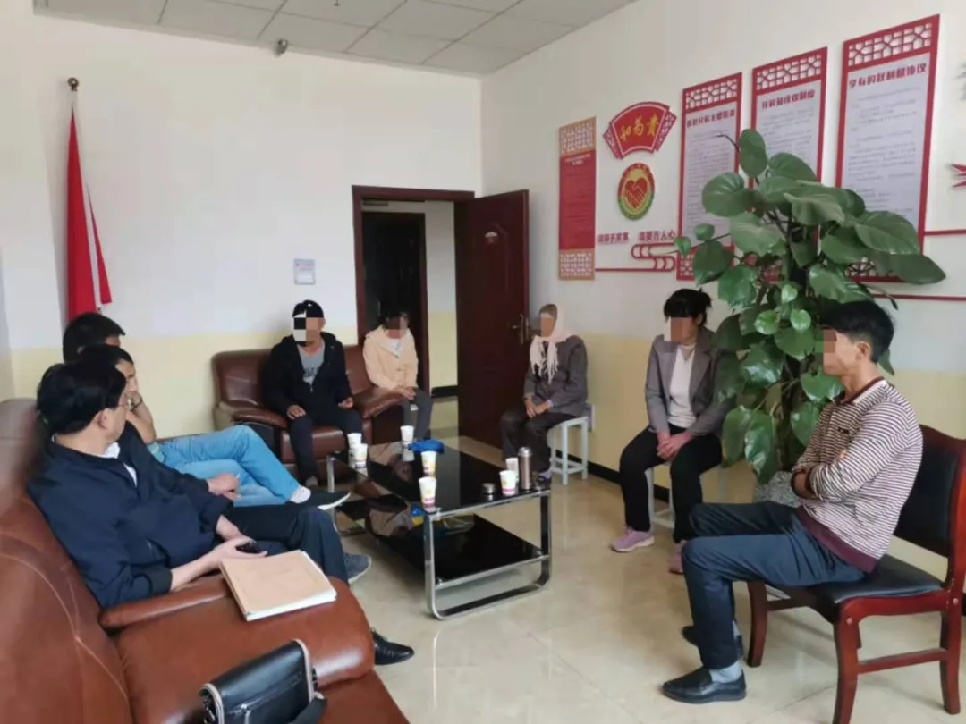 【我为群众办实事】马龙法官携卷下乡 服务上门