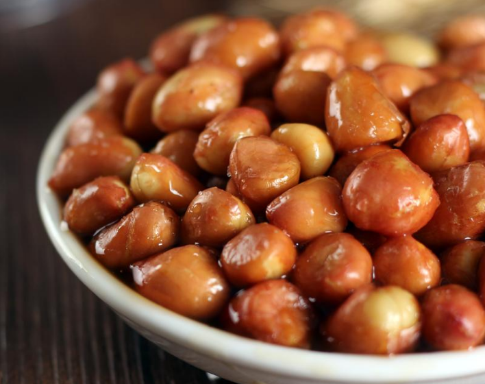 炸花生米，下油锅前多做一步，花生米不易糊更酥脆，比直接炸好吃