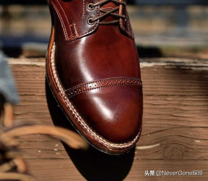 搞双“奢侈品”工装靴穿穿吧——Viberg 2030 固特异版本