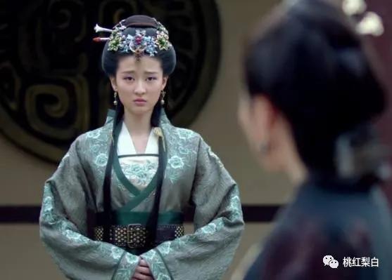 明明是住上亿豪宅的贵圈小公主，乔欣怎么就跟