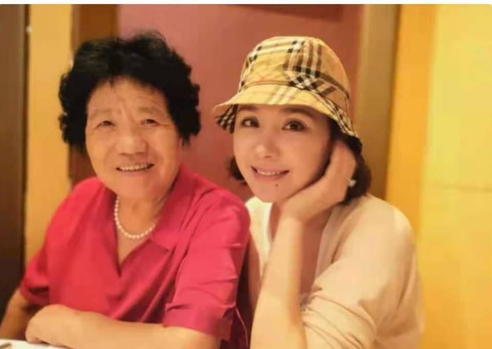 “寒门贵媳”程莉莎的蜜罐婚姻：婆婆的“卑微