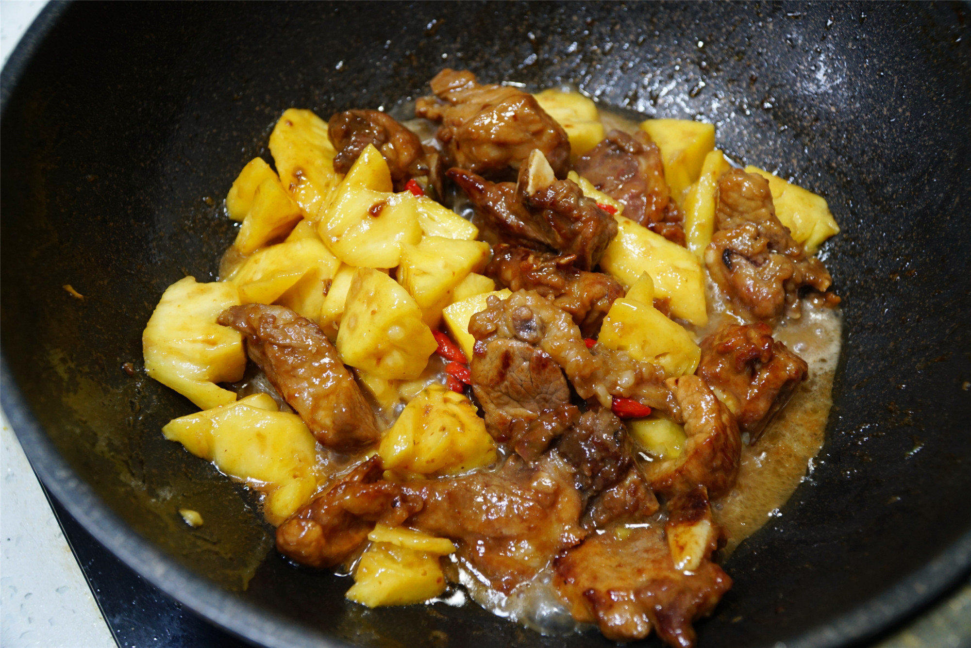 夏天，孩子碰到这种水果，总让我买来炒排骨，