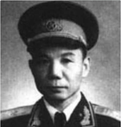 眼看阵地要丢，团长急得直跺脚，危急时刻这个