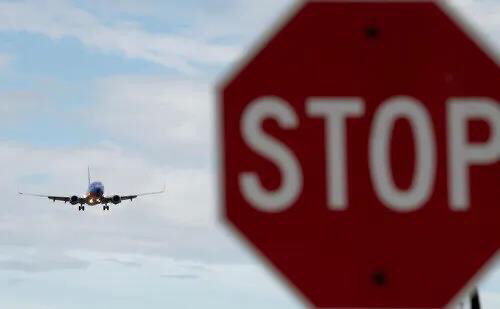 美國對華打壓不斷，蓬佩奧再宣布，對中國更多公民實行簽證限制