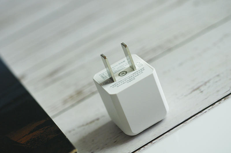 小體積，大能量：Aohi magcube 20W充電器體驗(yàn)