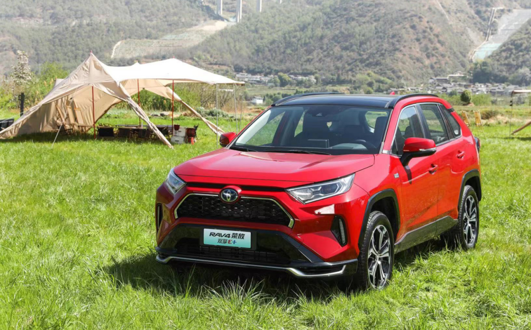 身处不限牌城市，为何我们依然推荐绿牌RAV4荣放双擎E+？