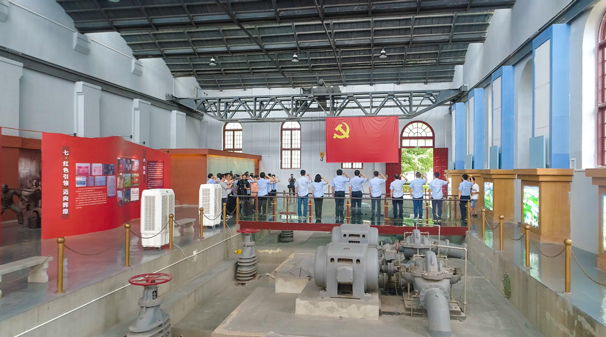 在百年水厂回眸百年党史“百年武水红色印记”系列展在汉揭幕