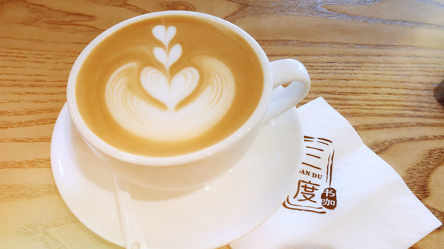 三度书咖开店手记：面对即将上市的奈雪的茶，我们能学到什么？