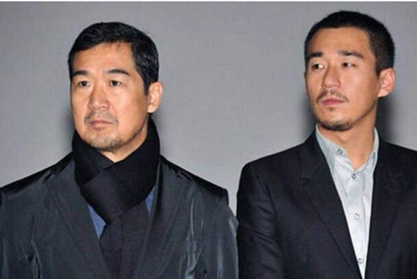 同样面对儿子犯错，他将儿子踹5米远，而他直接让儿子退出娱乐圈