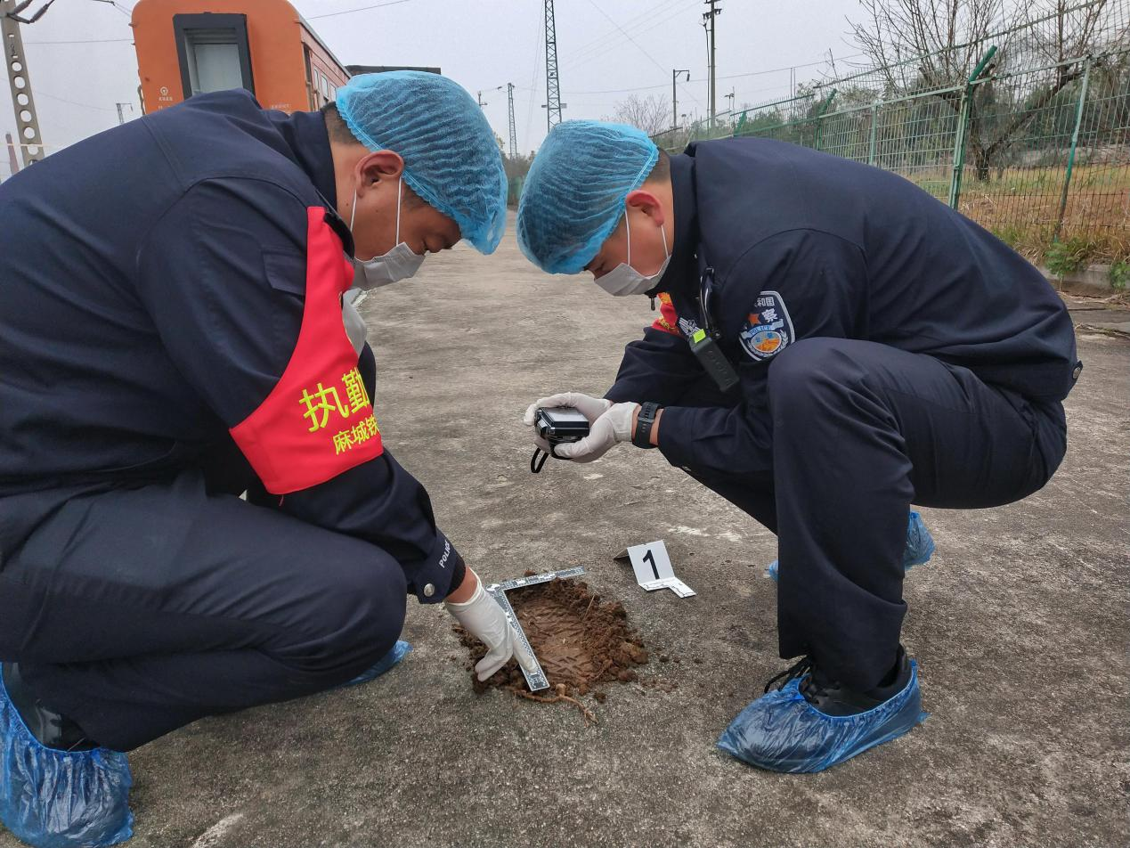 国家宪法日 铁警在行动