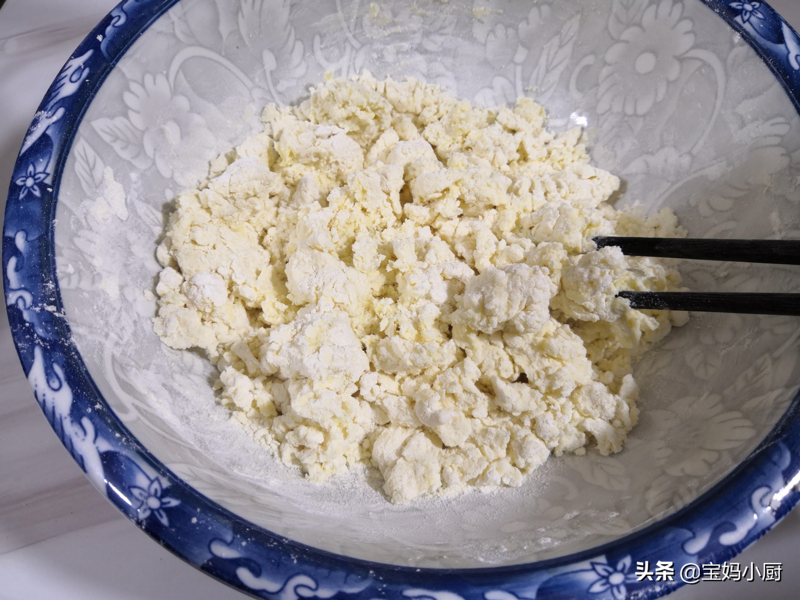 用牛奶和蘋果做餅，當早餐太讚了，大人孩子喜歡，網友：聰明做法