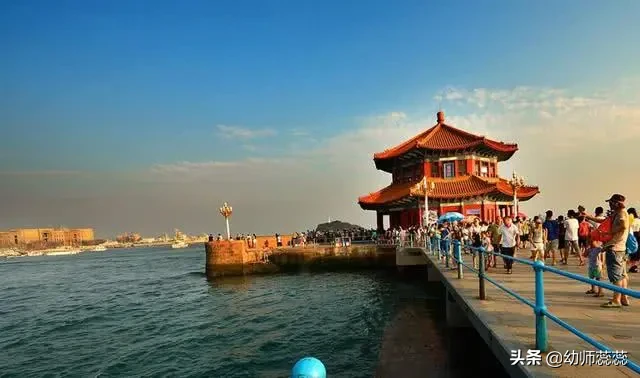 中国第一个拥有汽车的城市，被誉为东方瑞士，