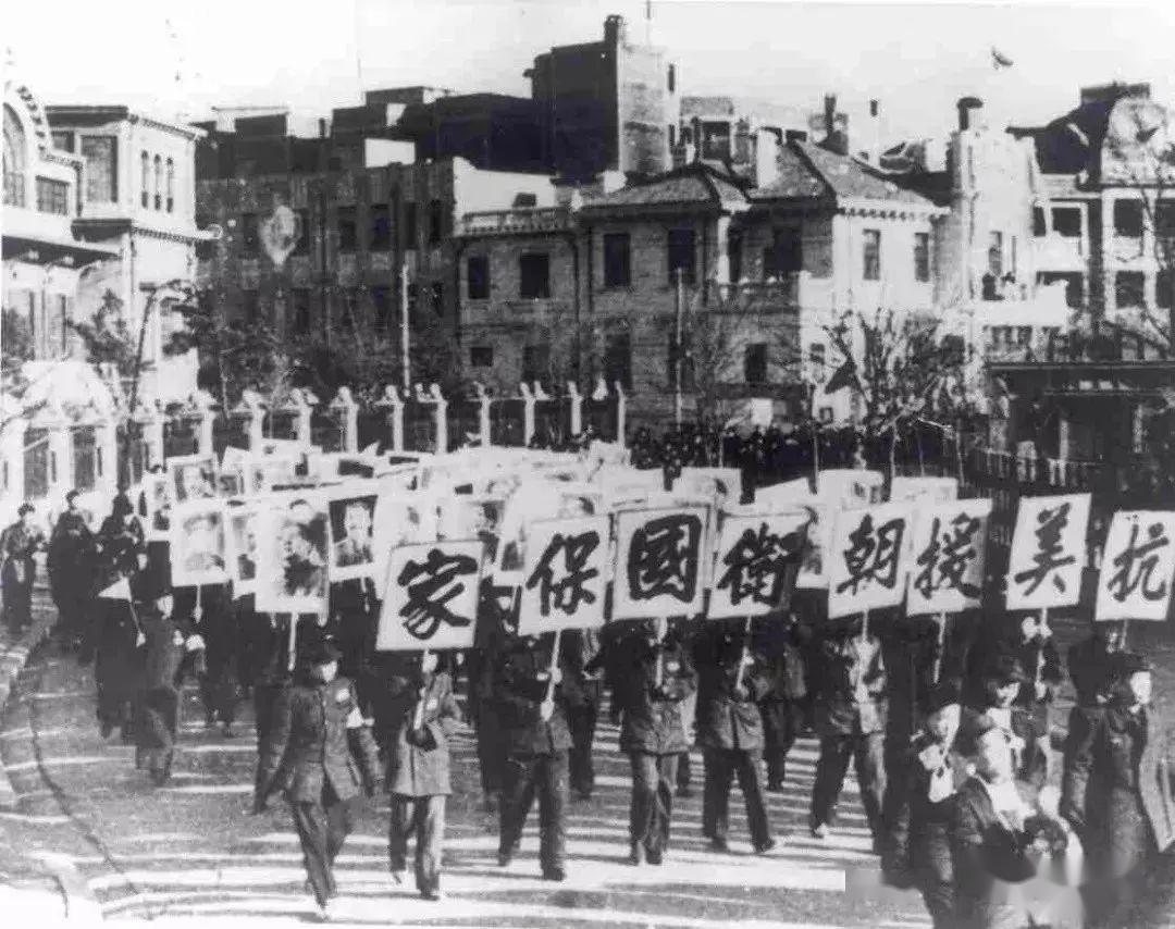 志愿军老兵回忆：棉衣反着穿，能防止轰炸，缴