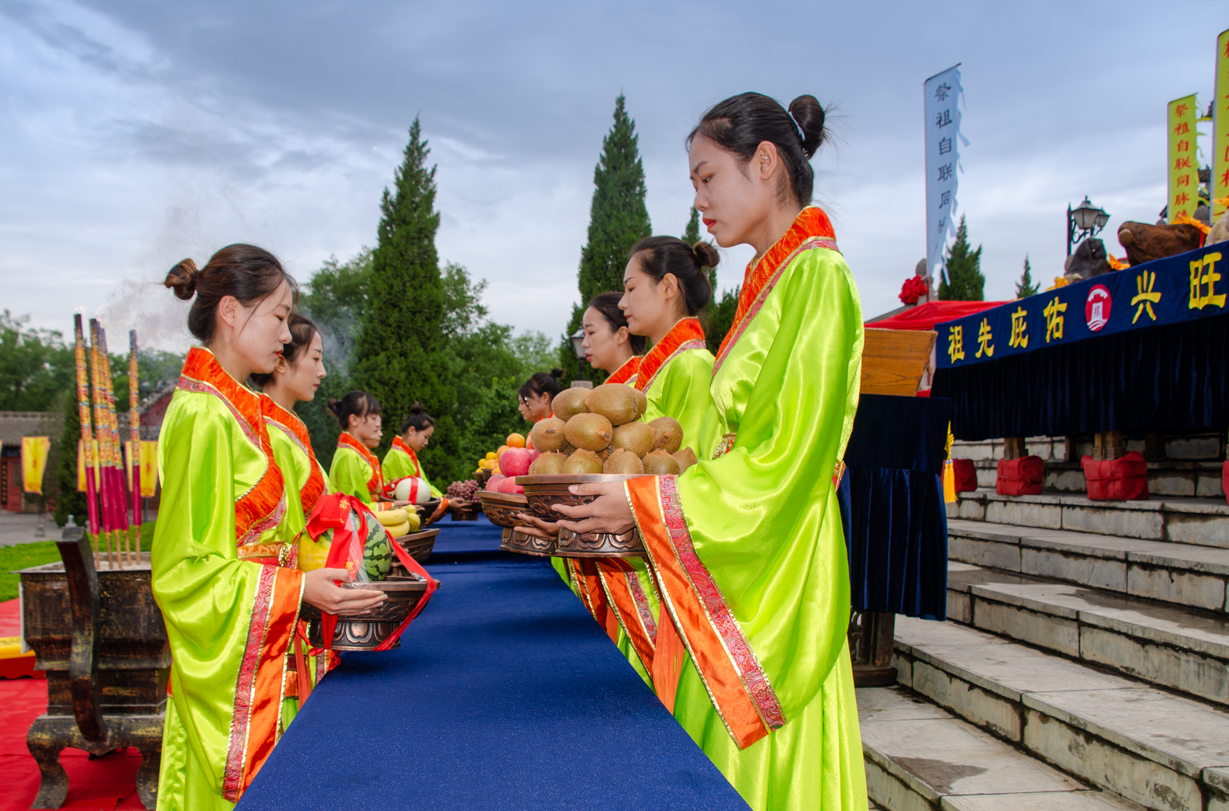 大槐树寻根祭祖园中元节进行祭祖习俗展示与传承