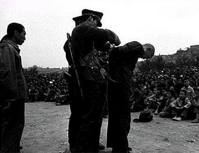 案件回顾：贵州连环奸杀案，帆叶网，作案15起杀14人，被抓后自称：杀人狂魔