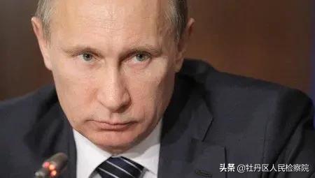 零下20℃，68岁普京光身跃入冰窟，向世界传达了