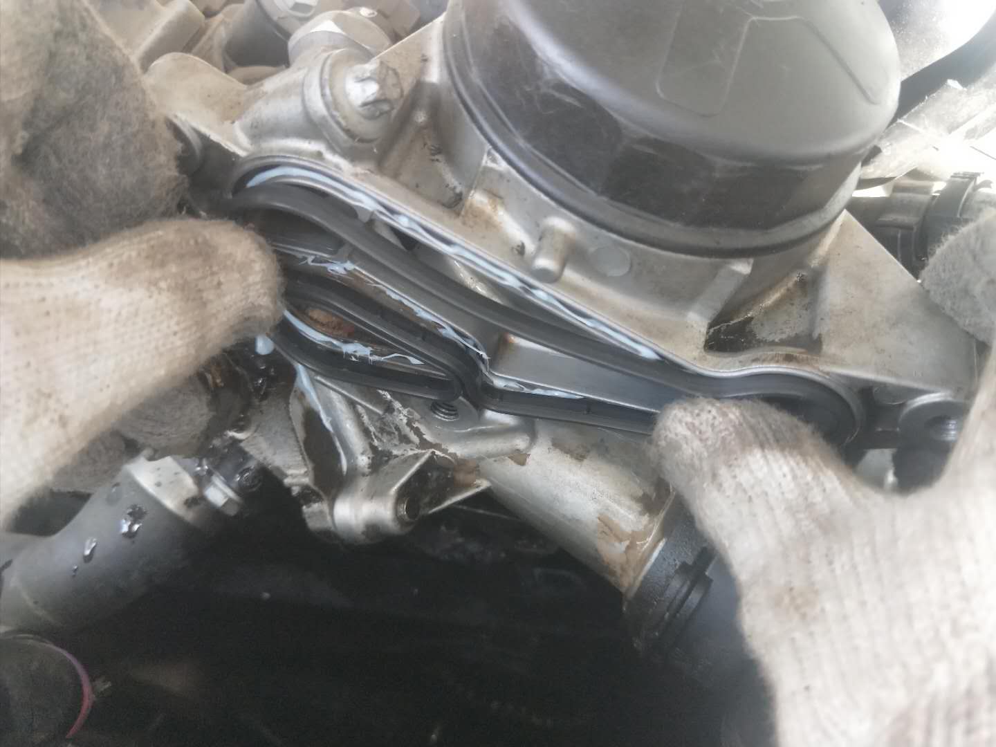 图片[19]_宝马发动机漏油维修 不是所有的漏油就叫通病_5a汽车网
