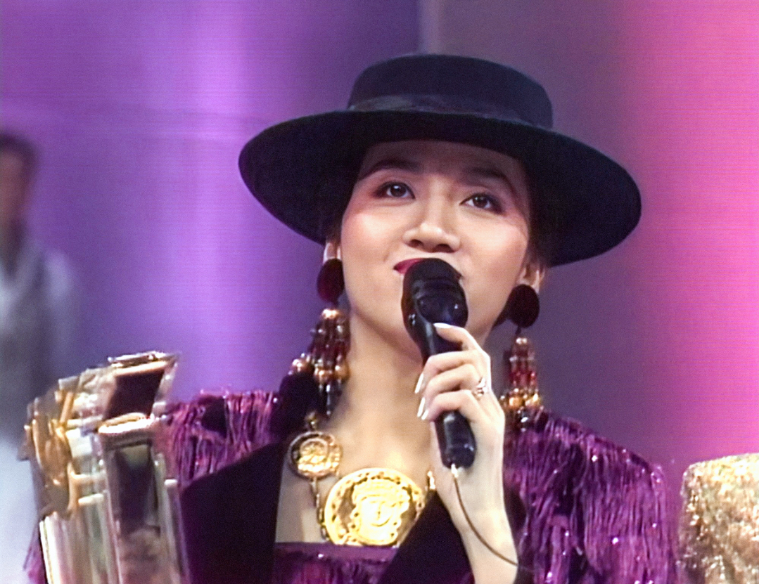 乐坛一姐梅艳芳，稳固地位无人撼动，奈何天妒