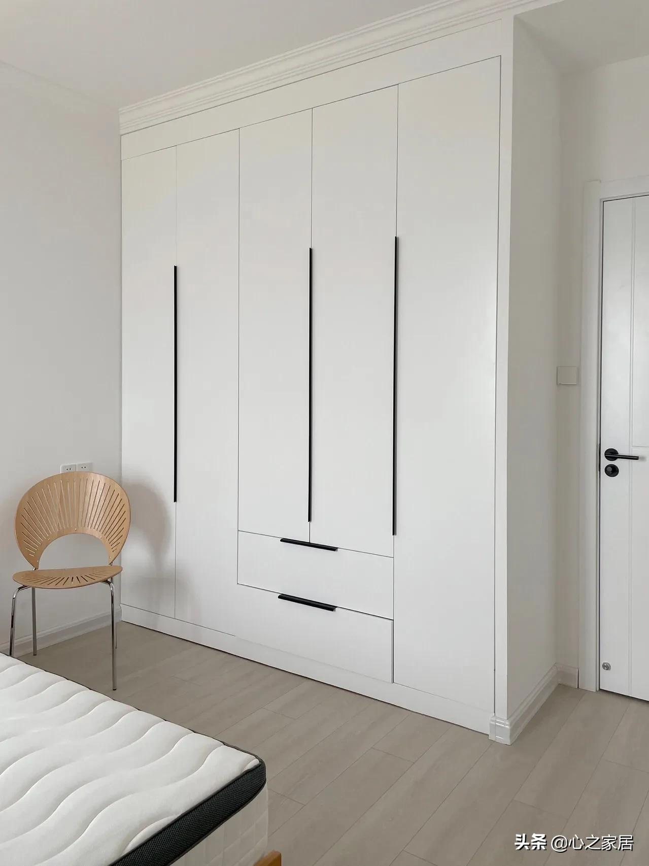 65㎡纯白色简约家装设计，干净利落的小户型，整洁明亮的家居风格