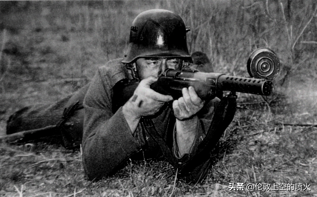 墙内开花墙外香——二战前汤普森冲锋枪的苦痛